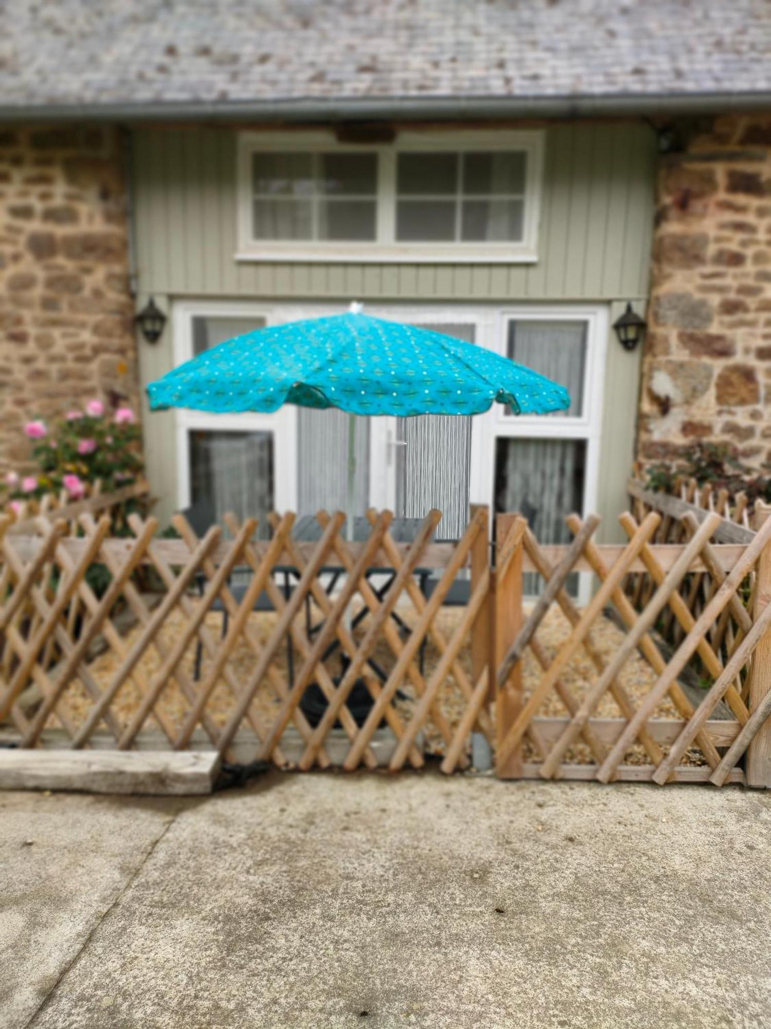 Les Petits Champs Apartment Buais-les-Monts Luaran gambar